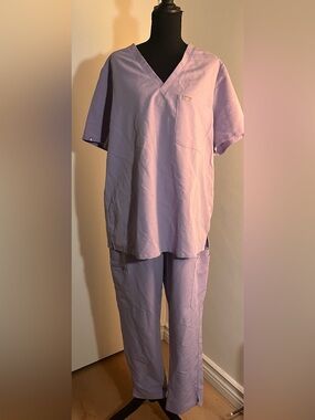 FIGS Lilac Scrub Set (Limited Color)